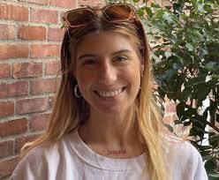 Leslie Shue's Instagram, Twitter & Facebook