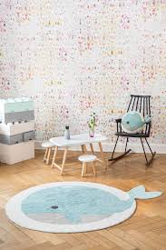 Bedeutungsvolles wohnaccessoire, das für gemütlichkeit und behaglichkeit im kinderzimmer sorgt. Biokinder Teppich Wal