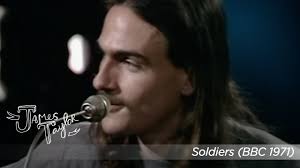 ジェイムス・テイラー、51年前の演奏映像が公開。伴奏はキャロル・キング