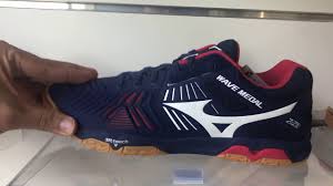 Maybe you would like to learn more about one of these? Mizuno Wave Medal Z2 2019 Table Tennis Shoe Youtube