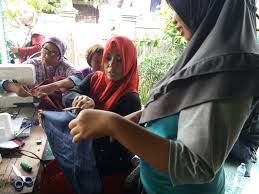 caption id=attachment_157007 align=alignnone width=363 caption=batik indonesia/caption taman impian jaya ancol merupakan sebuah objek w Pelatihan Pembuatan Produk Turunan Batik Betawi Pt Pembangkitan Jawa Bali
