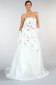 Livraison rapide et retour gratuit de nombreuses collections parmi plus de 1 500 marques ! Robe De Mariee Grande Taille Jolies Photos Pour La Collection Tati Mariage Ete 2013