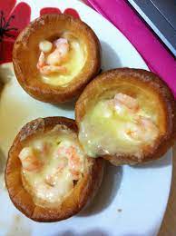 Cheesy Shrimp Stuffed In Yorkshire Pudding Fish Recipes Yorkshire Pudding Food