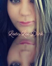 Lisa Lee Dark (@LisaLeeDark)