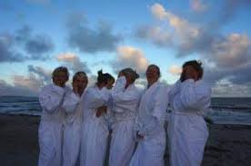 Wenn es bei dir jetzt 4 monate her ist, dann denke ich kannst du bedenkenlos beginnen. Bauchmuskeltraining Laufmamalauf