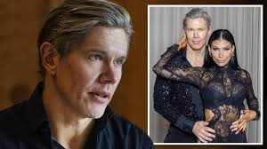 Tommy Myllymäki: ”Jag tror inte på att jobba ihjäl sig” Läs mer på  Expressen:  https://www.expressen.se/noje/tommy-myllymaki-jag-tror-inte-pa-att-jobba-ihjal-sig/?utm_medium=Social&utm_campaign=EchoboxExpressen&utm_source=Facebook#Echobox=1742580860