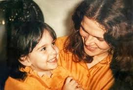 Could someone please remove this dark shadow?🦋 I would be eternally  grateful