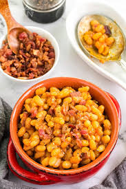 Pour the beans into a 2 quart casserole dish or bean crock. How Do You Make Baked Beans From Scratch Hno At