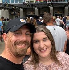 Wanda Willett's Instagram, Twitter & Facebook