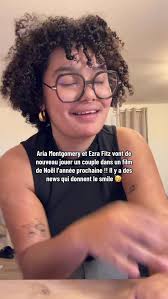 Les acteurs d’Aria et Ezra se retrouvent dans une comédie romantique de  Noël, Les 12 rendez-vous de Noël 🎄, On y suit Lucy Hale, une boss girl à  fond sur sa carrière, mais totalement à la ramasse côté ...