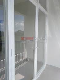 Banyak sekali jenis material bahan bangunan yang dipergunakan untuk pelapis dinding, salah satunya adalah aluminium composite panel. Pemasangan Pintu Kaca Aluminium Di Grand Tlogo Adi Sleman Yogyakarta Nirwana Group Yogyakarta