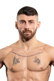 Robert Oganesyan's Instagram, Twitter & Facebook