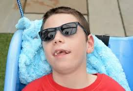 Girl, 8, with early dementia starts new trial treatment to stop her going  blind