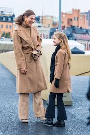 Verket, som heter life rings, står på kungliga djurgården i stockholm och presenteras av prinsessan estelles egen stiftelse! 900 Swedish Royal Family Ideas In 2021 Victoria Prince Swedish Royals Royal Family