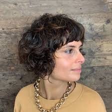 The type and length of a fringe is chosen according to your face shape. 39 Modern Inverted Bob Haircuts Women Are Getting Now