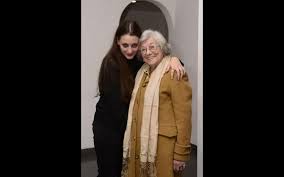 She was born in amareleja, portugal. Eunice Munoz Fala Sobre Neta Ela Nao Ganha Nada Por Ser Minha Neta