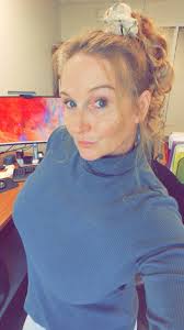 Hi I'm new to this group looking for new lady friends inbox me if u  single!!!!