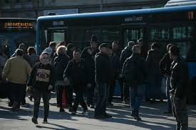 Eddig maradhat a kötelező maszkviselés a szakemberek szerint. A Karacsonyek Altal Okozott Bkv Kaosz Miatt Nohetett Meg A Fertozottek Szama Budapesten