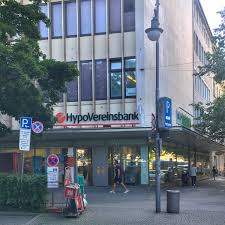Die unicredit bank, ehemals hypovereinsbank, ist ein bankhaus mit sitz in münchen, das schwerpunktmäßig 2014 fusioniert die betriebskrankenkasse der hvb mit der bkk mobil oil. Hypovereinsbank Munchen Ostbahnhof Haidhausen Sud Munchen Bayern