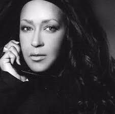 Vicky Sampson's Instagram, Twitter & Facebook