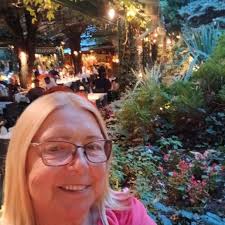 Emmezeta #Novogodisnjacarolija te čeka sa brojnim nagradama i super  popustima u periodu od 14.12.2018. do 05.01.2019. 🙂 Otkrivaj nagrade i  popuste svakog dana, učestvuj u nagradnoj igri i uštedi na svemu potrebnom