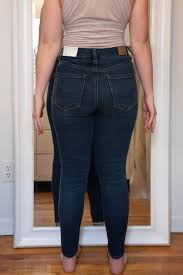 You're a mom and a woman. American Eagle Curvy Petite Denim Review The Petite Pear Project