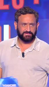 Hugo Manos révèle avoir déjà eu des femmes dans son lit !