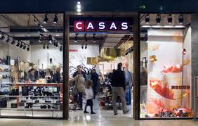 Comenzamos en españa en el año 2003 y poco hemos abierto nuevas tiendas en madrid. Casas Shoes L Illa Diagonal
