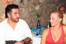 Θριάμβευσε το μιούζικαλ ερωτόκριτος του δημήτρη μαραμή, ανάθεση της εθνικής λυρικής σκηνής, σε σκηνοθεσία κωνσταντίνου ρήγου σε ένα κατάμεστο ηρώδειο, όπου τα εισιτήρια είχαν εξαντληθεί από την προηγούμενη. Oi Xwrismoi Toy 2011