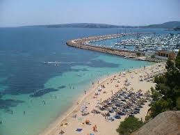 Portals nous is a small, relaxed town west of palma.thanks to its location, just 12km from the capital and only a short walk from the glitzy marina of puerto portals, it's a popular choice with both holidaymakers and residents.british second homeowners are particularly taken with the town, which retains a sense of community even in winter. Portals Nous Fotos Besondere Portals Nous Calvia Bilder Tripadvisor