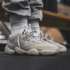Kanye Blush Desert Rat 500s Sneakers Men Fashion Trending Sneakers Sneakers Fashion