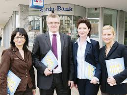 Sparda bank nürnberg (überregional nehme ich an) bietet 100 euro für ein gehaltskonto + 20 euro bei nutzung des kontowechselservices (in form eines amazongutscheines). Wolfsburg Kunden Gewonnen Sparda Bank Zufrieden Waz Az Online De