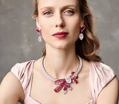 Qannati Objet d'Art Founder Talks Unique Wearable Art