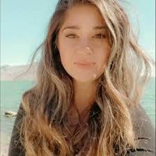 Mina Farman's Instagram, Twitter & Facebook