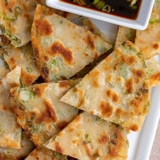 Chinese Scallion Pancakes (Cong You Bing 葱油饼)