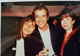 Le célèbre chroniqueur avait en effet été licencié après avoir accordé une interview dans laquelle il. Bernard Montiel Auf Twitter Tres Triste Ce Jour Notre Veroniquecolucci N Est Plus Je Pense A Romain Et Marius Rip Une Femme Admirable Restosducoeur Enfoires C Est Elle Avec Jjgoldman Https T Co Khwygaky1i