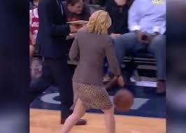 Heat vs celtics en vivo vía espn por el juego 4 nba finales este. La Reportera De Espn Que Esta Arrasando En La Nba Por Este Control Con El Balon As Com