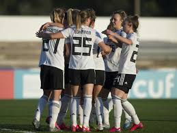 England kann in gruppe d mit einem weiteren sieg gegen schottland (21 uhr/ live im zdf) für das achtelfinale planen. Frauen Freundschaft News Kracher Zwischen Deutschland Und England Vor Mini Kulisse
