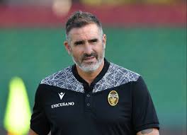 Una ternana bella a metà: N3l0cmkeg0olxm