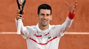 Đoković je osvojio 17 grand slam turnira u pojedinačnoj konkurenciji, australian open (8), wimbledon (5), us open (3) i roland garros (1). Novak Djokovic Through To Fourth Round Of French Open Tennis News Sky Sports