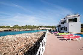 60 anuncios de viviendas y casas en alquiler en menorca con fotos. Menorca Alquiler De Chalets Casas Para Vacaciones Y Villas De Lujo En Cala Blanca Menorca