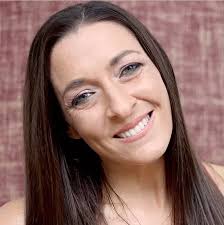 Erin Fitzsimons's Instagram, Twitter & Facebook