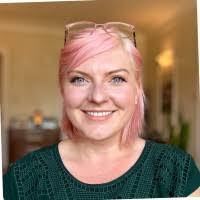 Kim Sutton's Instagram, Twitter & Facebook