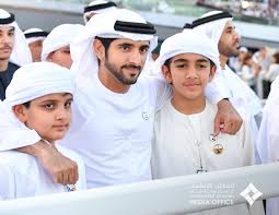 استقبل صاحب السمو الشيخ محمد بن راشد آل مكتوم نائب رئيس الدولة رئيس مجلس الوزراء حاكم دبي، رعاه الله، في قصر زعبيل بدبي صباح أمس بحضور سمو الشيخ حمدان بن محمد بن راشد آل مكتوم ولي عهد دبي جموع المهنئين بعيد الفطر السعيد. Dubai Media Office On Twitter ØµÙˆØ± Ø³Ù…Ùˆ Ø§Ù„Ø´ÙŠØ® Ø­Ù…Ø¯Ø§Ù† Ø¨Ù† Ù…Ø­Ù…Ø¯ Ø¨Ù† Ø±Ø§Ø´Ø¯ Ø¢Ù„ Ù…ÙƒØªÙˆÙ… ÙˆÙ„ÙŠ Ø¹Ù‡Ø¯ Ø¯Ø¨ÙŠ Ø®Ù„Ø§Ù„ Ø­Ø¶ÙˆØ±Ù‡ ÙØ¹Ø§Ù„ÙŠØ§Øª ÙƒØ£Ø³ Ø¯Ø¨ÙŠ Ø§Ù„Ø¹Ø§Ù„Ù…ÙŠ Dubaiworldcup