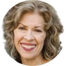 Robin Hunter's Instagram, Twitter & Facebook