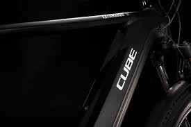 Diese kann keine individuelle beratung und probefahrt beim händler ersetzen. Cube Kathmandu Hybrid Pro 625 Black N White 2020