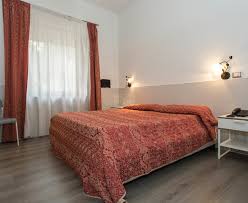 Camera da letto completa con letto contenitore. I Migliori 10 Hotel Vicino Alla Stazione Di Venezia Porto Marghera Tripadvisor