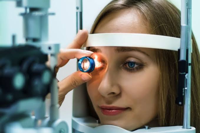 Central Serous Chorioretinopathy: Symptoms, Treatment & More - Lehigh Eye Specialists