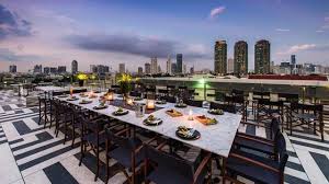 Situated in a bustling old street in soi nana area, which is near china town, tep bar has everything. Top Knot At Hotel Once Rooftop Bar In Bangkok The Rooftop Guide