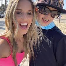 Kat Braden's Instagram, Twitter & Facebook